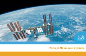 Internationella rymdstationen ISS svävar över jorden